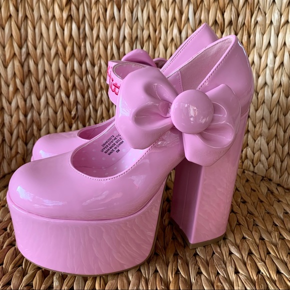 💗Hello Kitty x Dolls Kill💗 Pink Patent Platforms - Picture 5 of 14